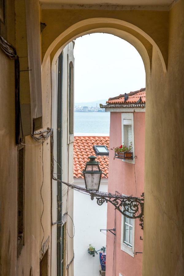 Alfama, Bright And Spacious With Private Terrace, By Timecooler Lisboa Ngoại thất bức ảnh